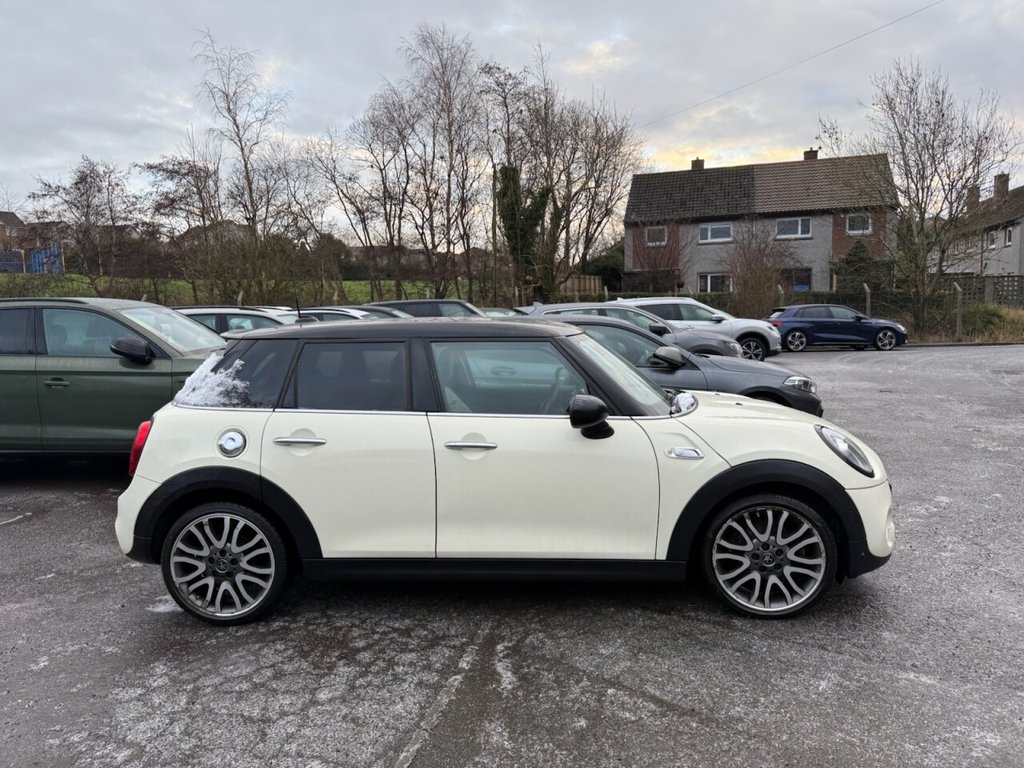 Used MINI Hatch 2018 for sale - 77161539: Photo 2