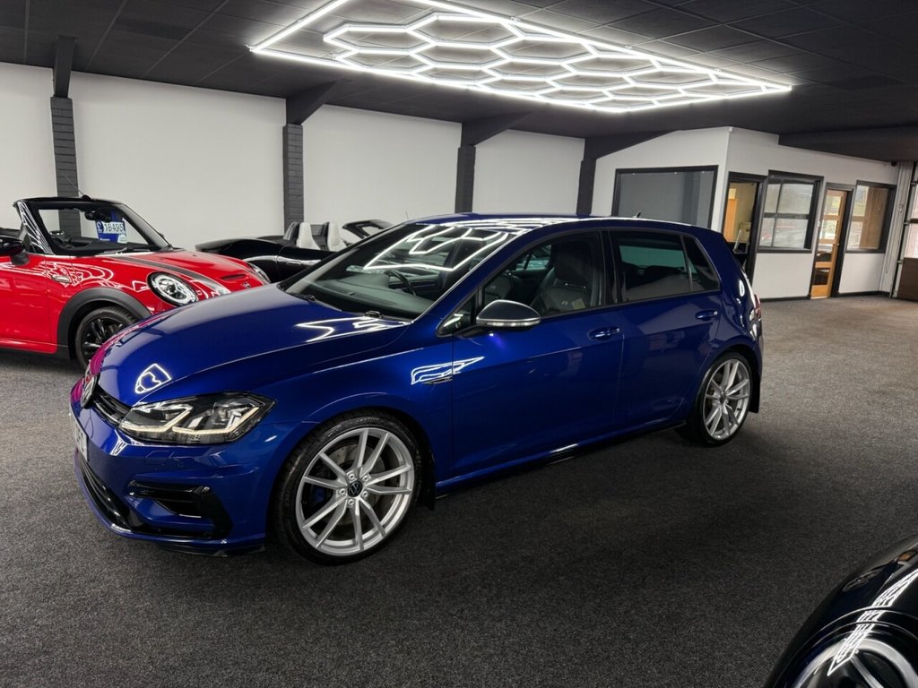 Used Volkswagen Golf 2017 for sale - 77681147: Photo 2