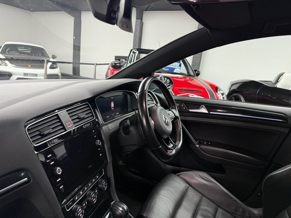 Used Volkswagen Golf 2017 for sale - 77681147: Photo 31