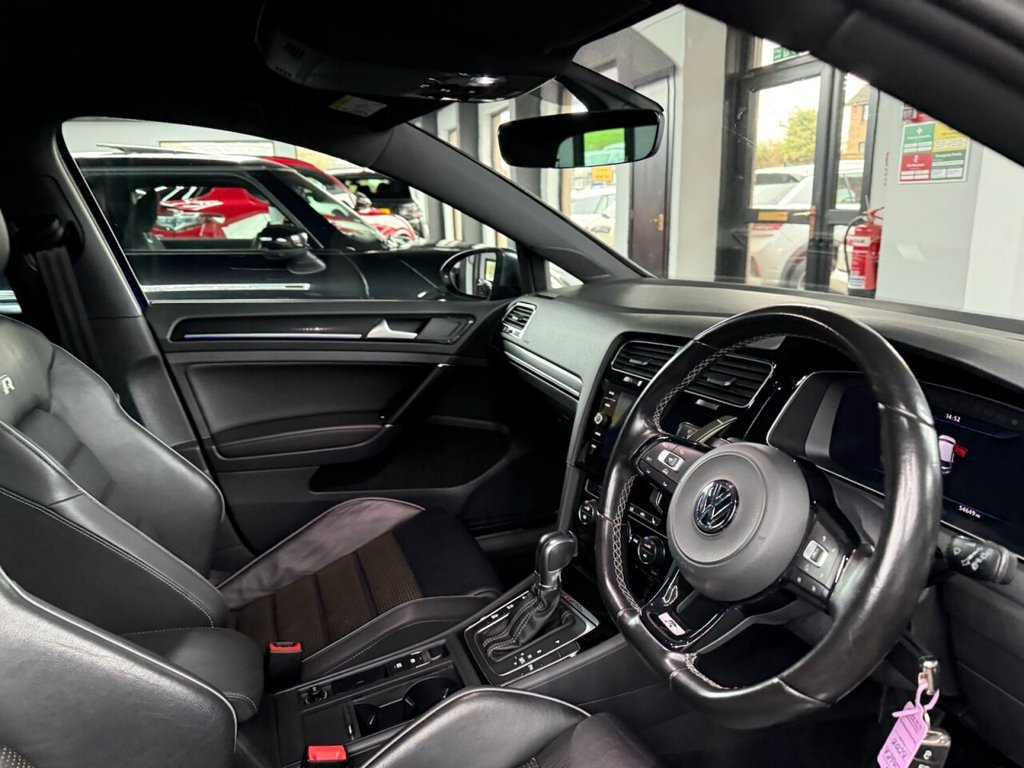 Used Volkswagen Golf 2017 for sale - 77681147: Photo 35