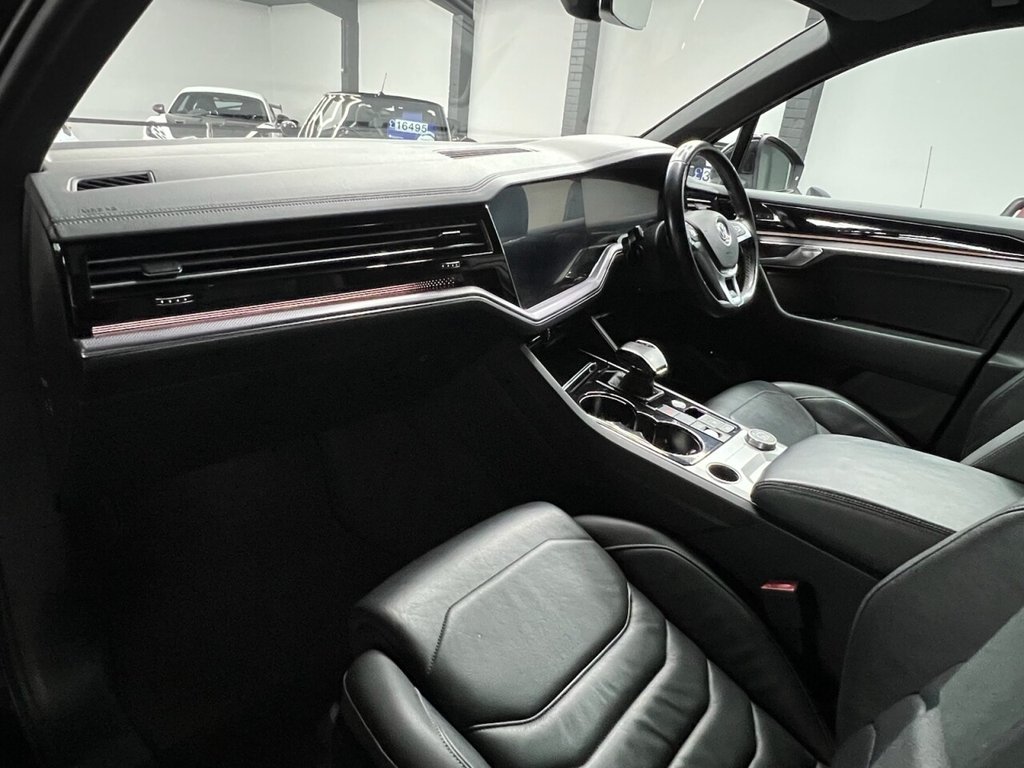 Used Volkswagen Touareg 2018 for sale - 77667264: Photo 30