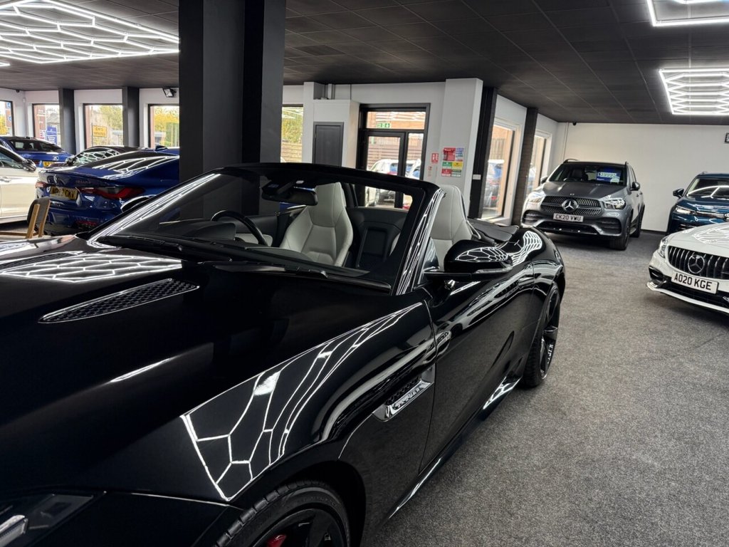 Used Jaguar F-Type 2018 for sale - 76386431: Photo 25