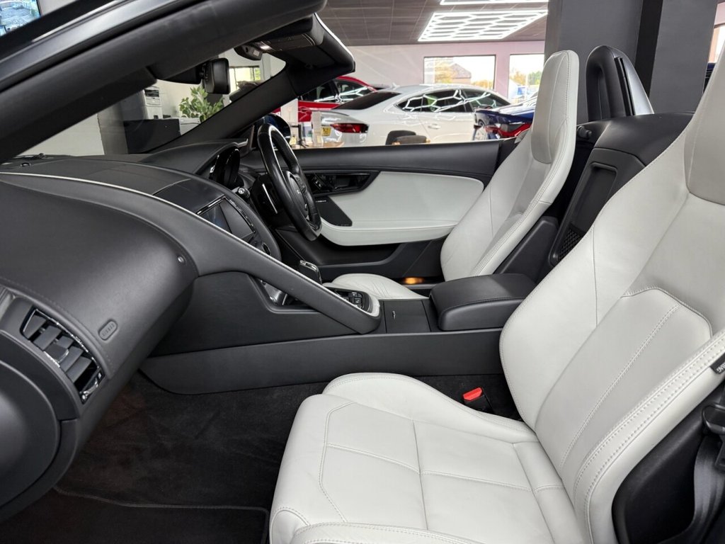 Used Jaguar F-Type 2018 for sale - 76386431: Photo 30