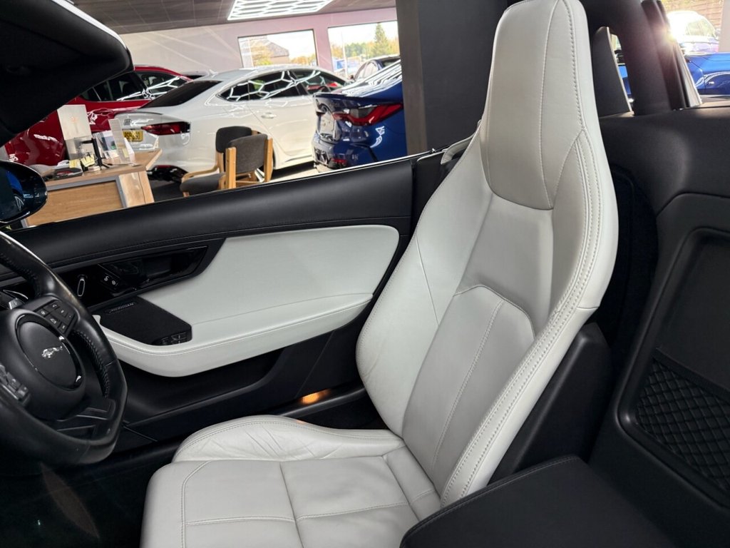 Used Jaguar F-Type 2018 for sale - 76386431: Photo 32