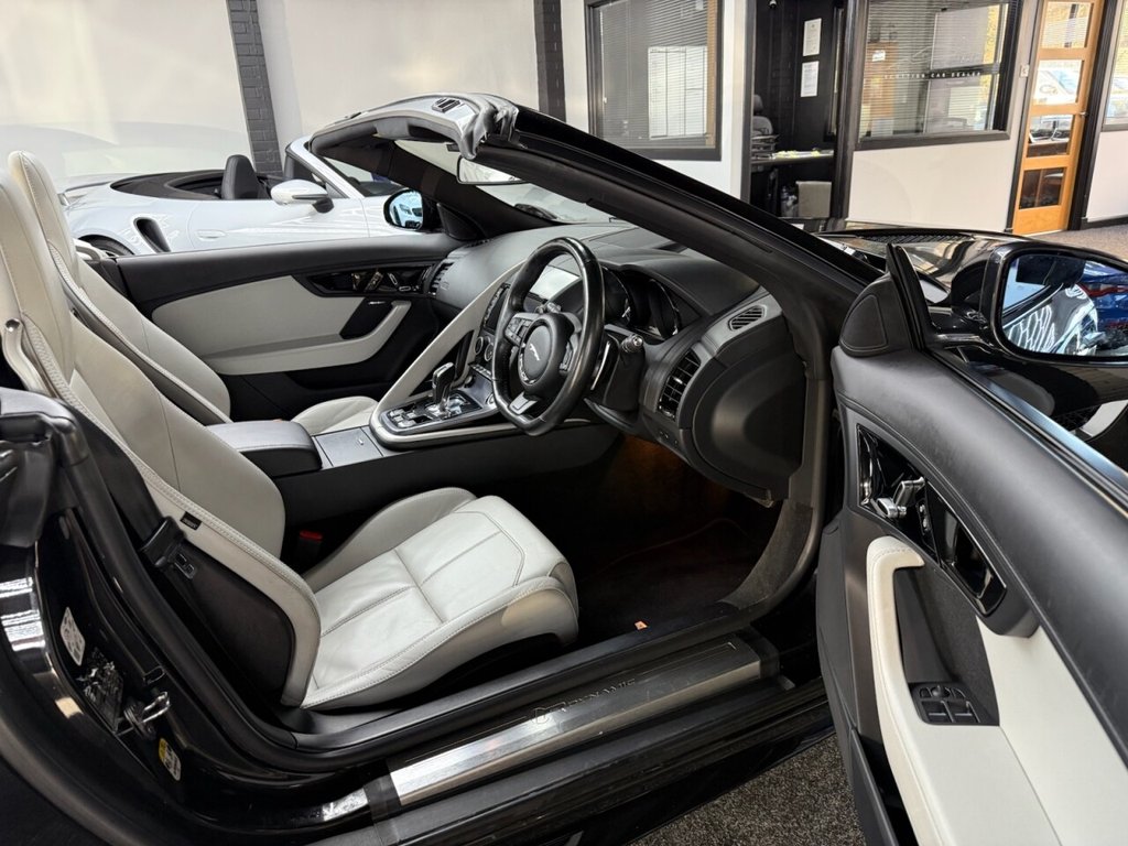 Used Jaguar F-Type 2018 for sale - 76386431: Photo 36