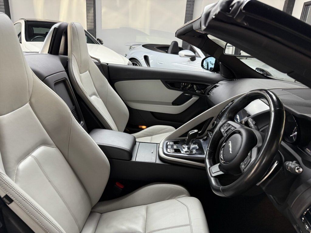 Used Jaguar F-Type 2018 for sale - 76386431: Photo 37