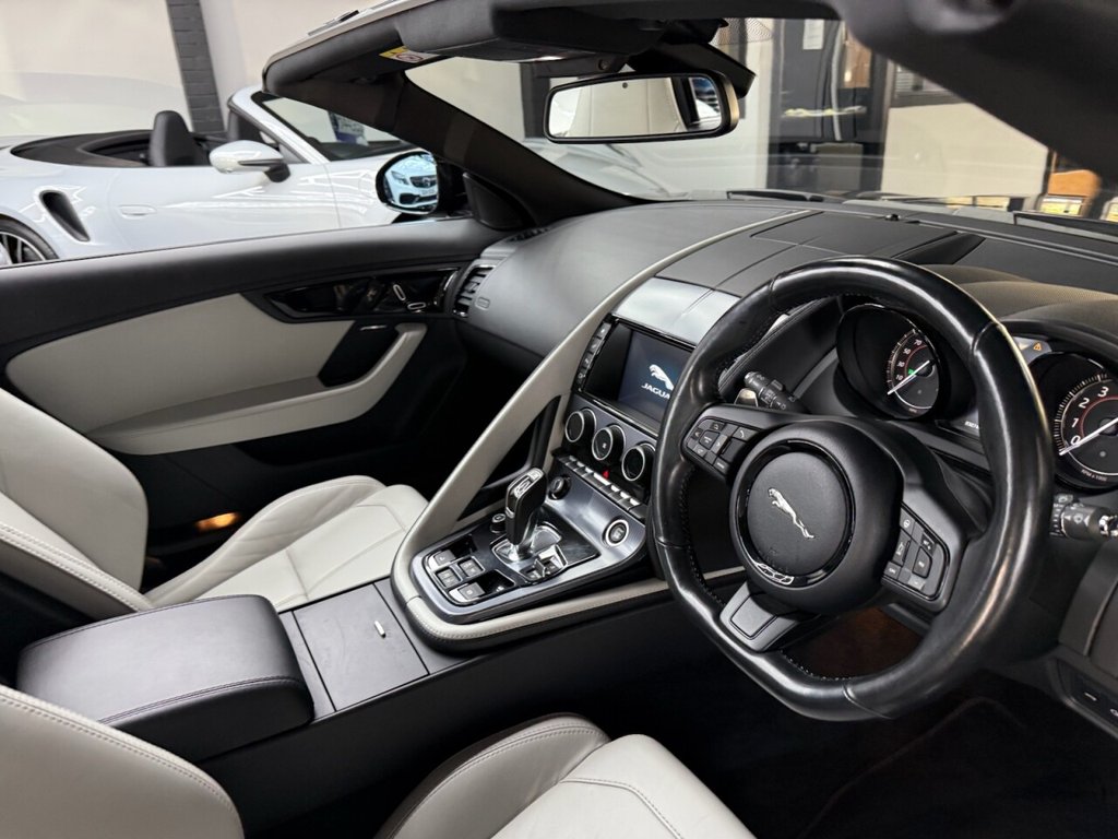 Used Jaguar F-Type 2018 for sale - 76386431: Photo 38