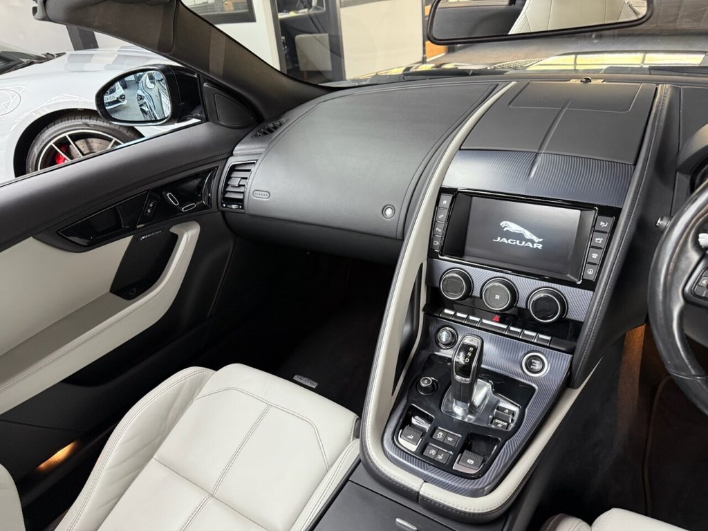 Used Jaguar F-Type 2018 for sale - 76386431: Photo 40