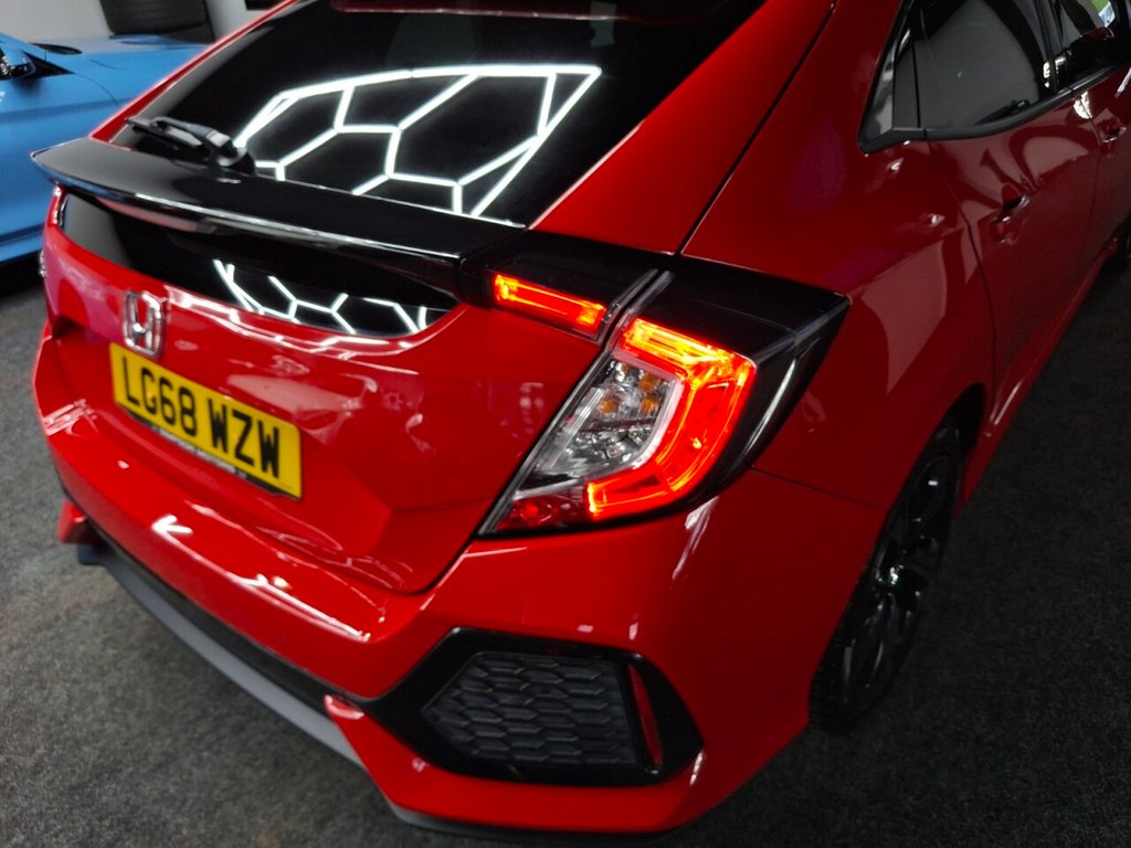 Used Honda Civic 2018 for sale - 76642796: Photo 10