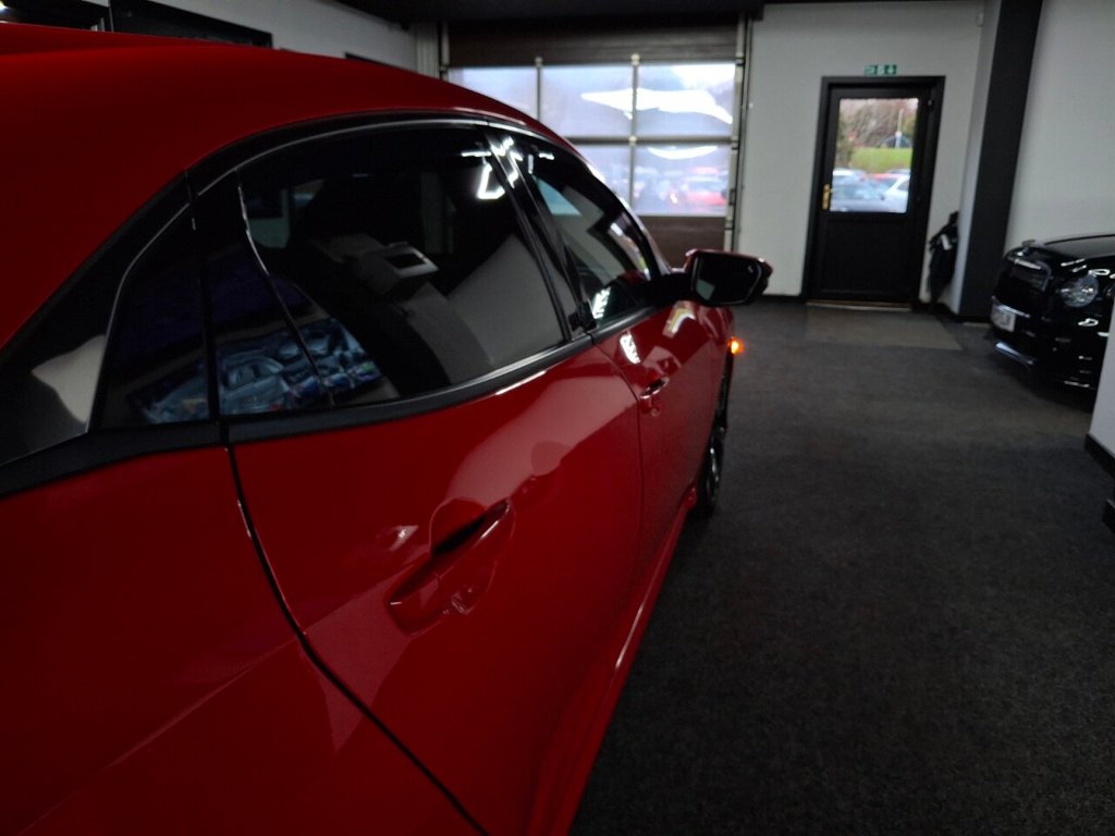 Used Honda Civic 2018 for sale - 76642796: Photo 11