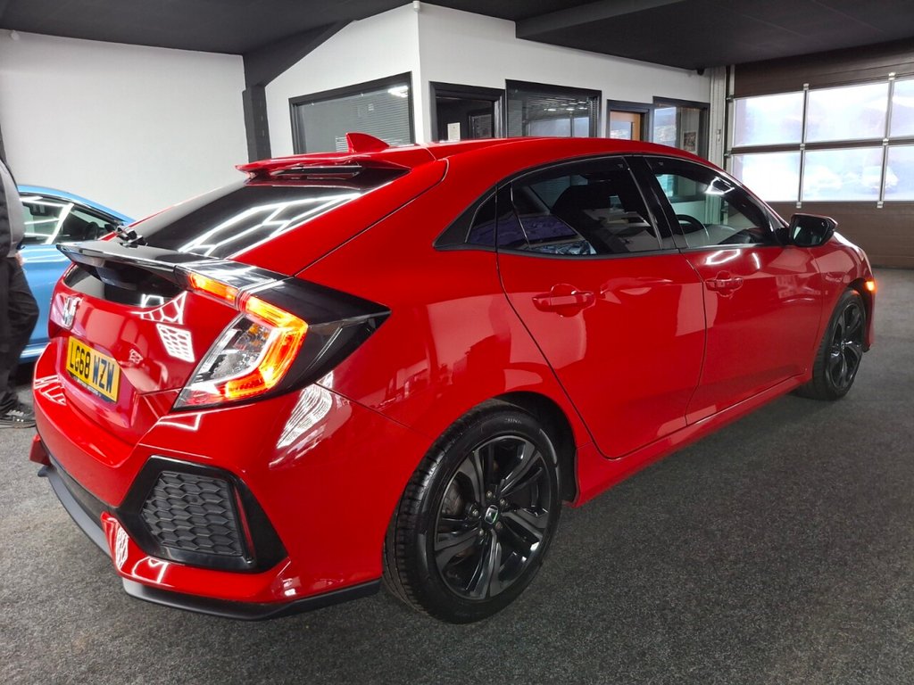 Used Honda Civic 2018 for sale - 76642796: Photo 13