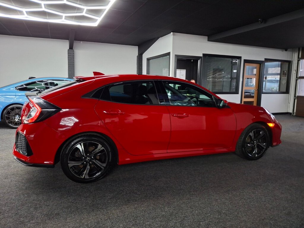 Used Honda Civic 2018 for sale - 76642796: Photo 14