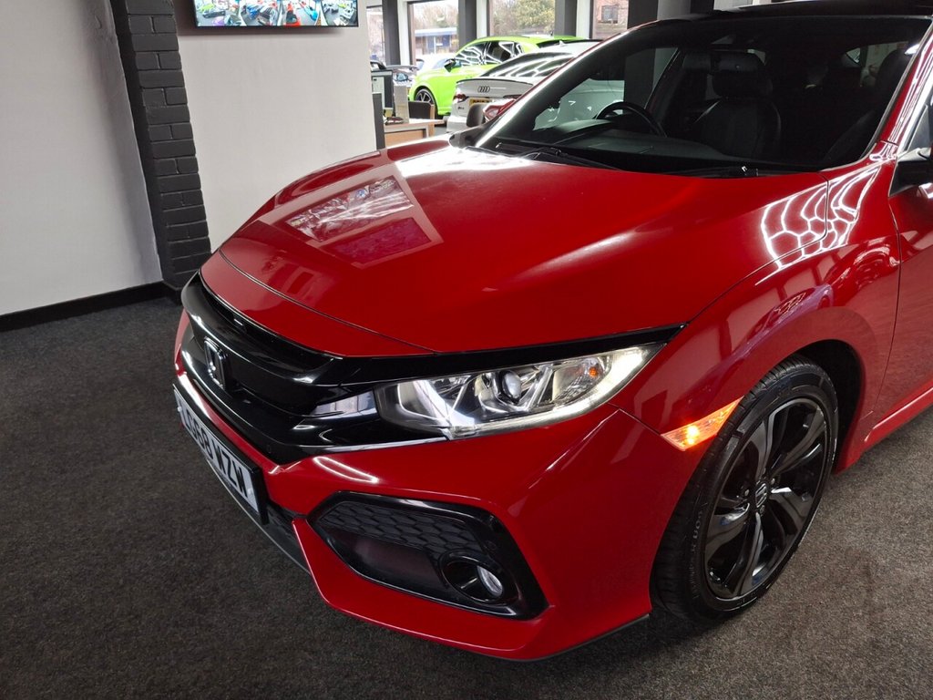 Used Honda Civic 2018 for sale - 76642796: Photo 20