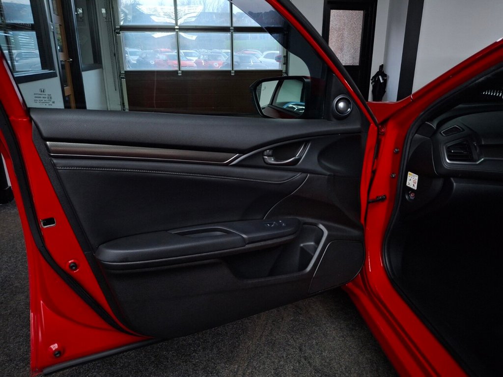 Used Honda Civic 2018 for sale - 76642796: Photo 23