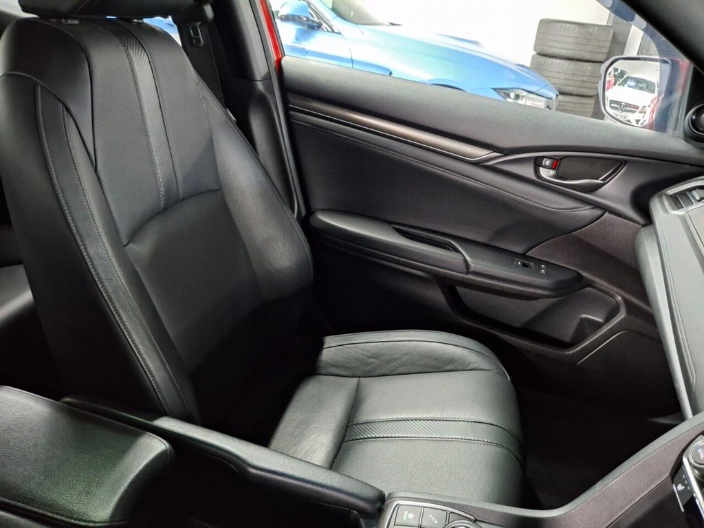 Used Honda Civic 2018 for sale - 76642796: Photo 32