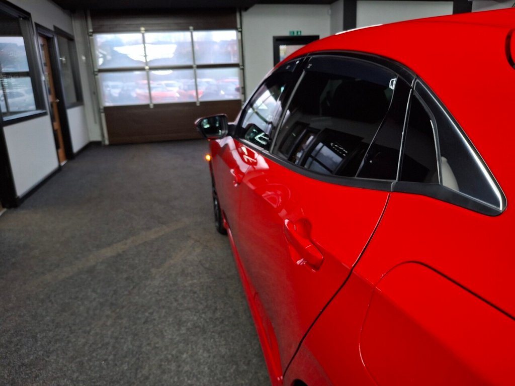 Used Honda Civic 2018 for sale - 76642796: Photo 4