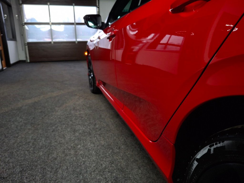 Used Honda Civic 2018 for sale - 76642796: Photo 5