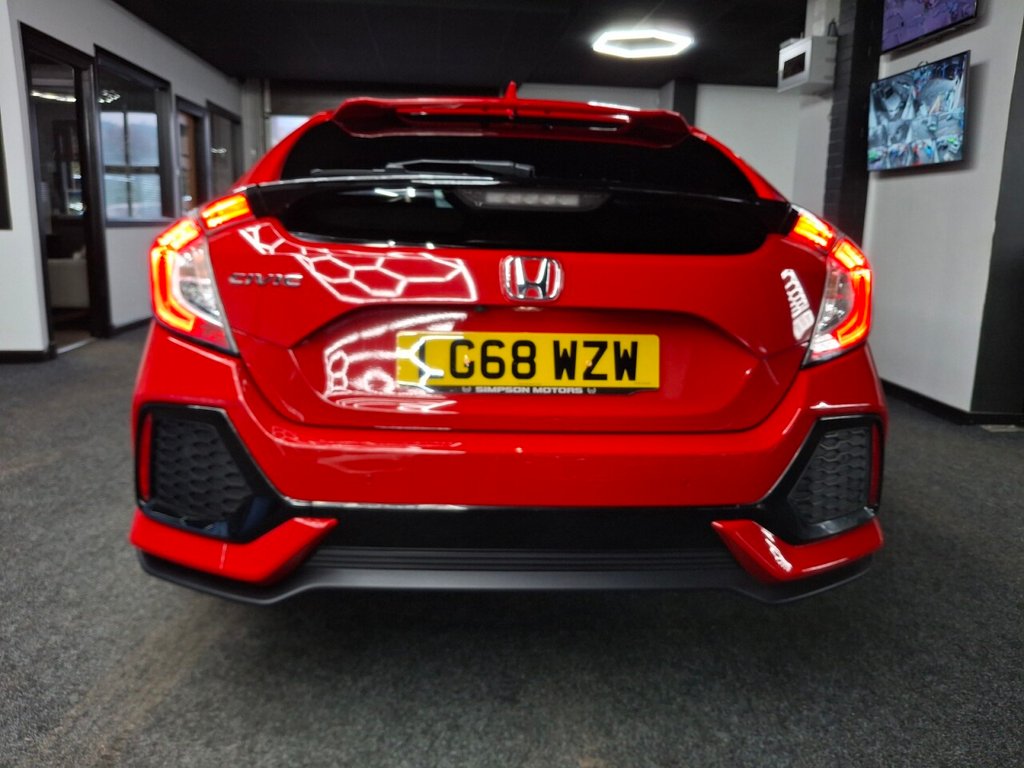 Used Honda Civic 2018 for sale - 76642796: Photo 9