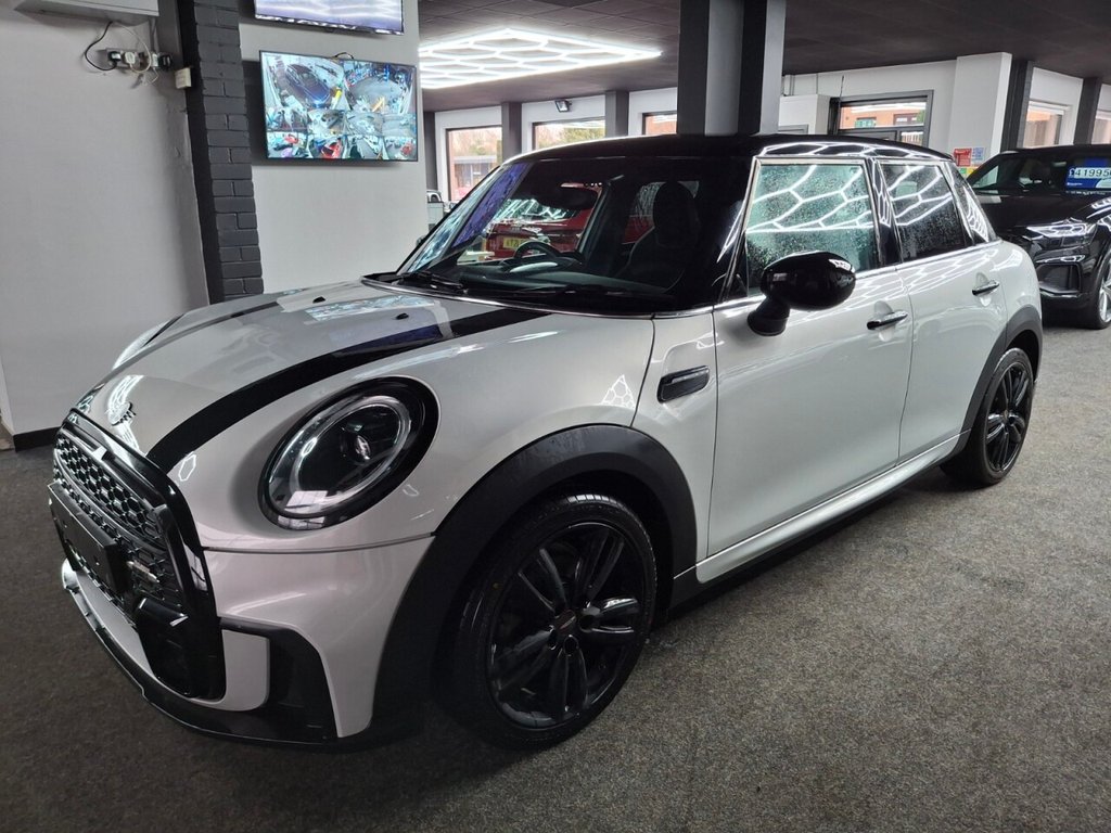 Used MINI Hatch 2021 for sale - 76934501: Photo 2