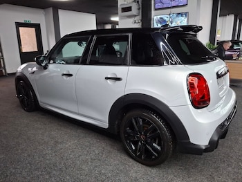 Used MINI Hatch 2021 for sale - 76934501: Photo