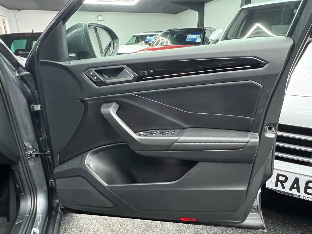 Used Volkswagen T-Roc 2022 for sale - 77133273: Photo 32