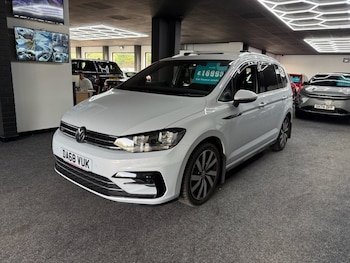 Used Volkswagen Touran 2018 for sale - 75384117: Photo