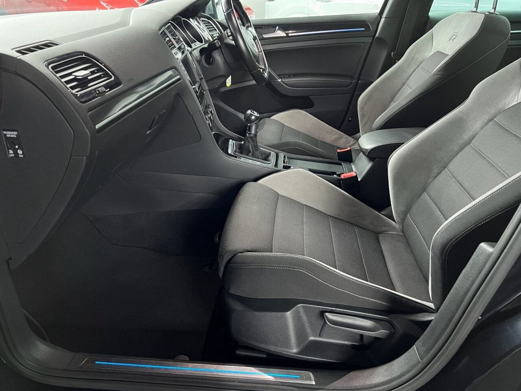 Used Volkswagen Golf 2017 for sale - 77341549: Photo 2