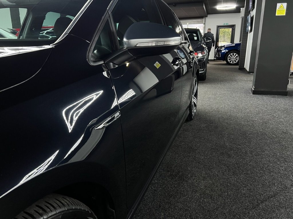 Used Volkswagen Golf 2017 for sale - 77341549: Photo 24