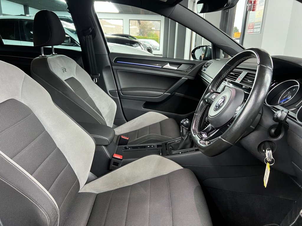 Used Volkswagen Golf 2017 for sale - 77341549: Photo 33