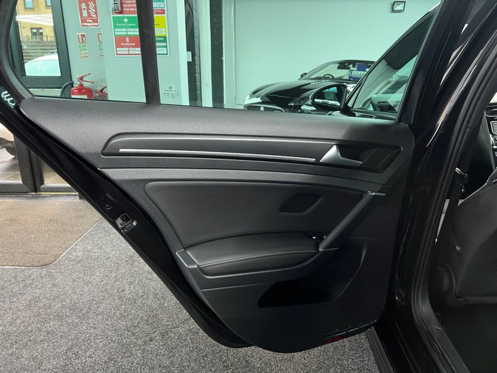 Used Volkswagen Golf 2017 for sale - 77341549: Photo 42