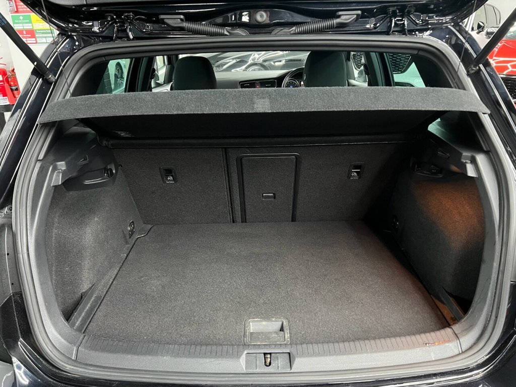 Used Volkswagen Golf 2017 for sale - 77341549: Photo 45