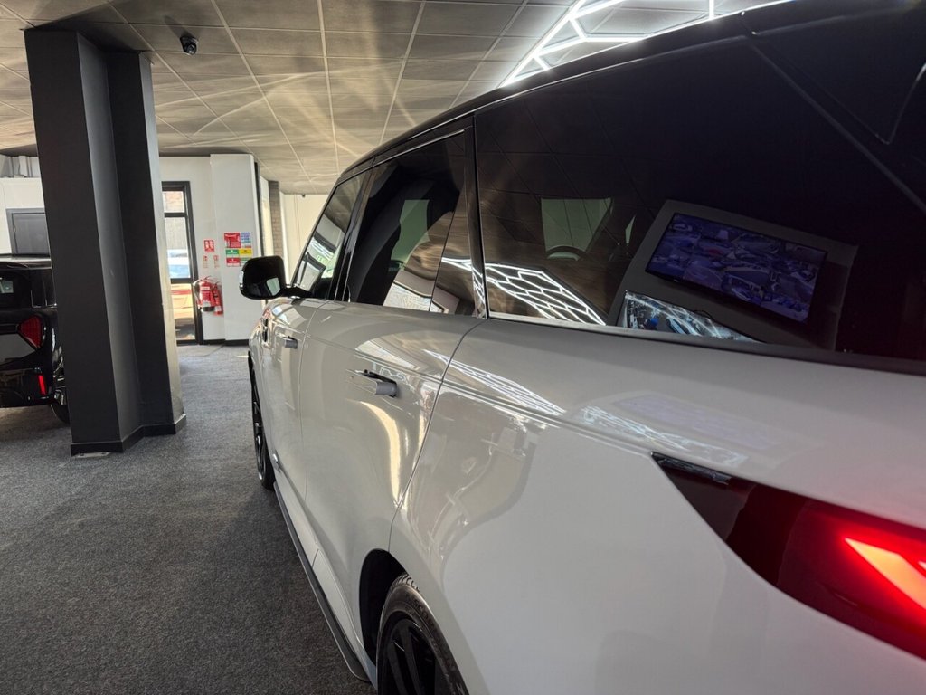 Used Land Rover Range Rover Sport 2023 for sale - 77547329: Photo 4