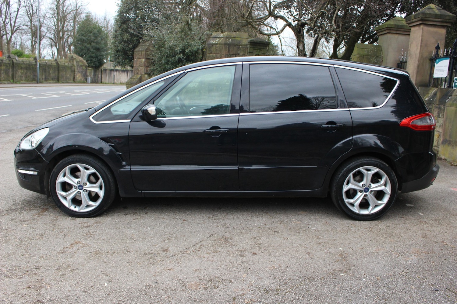 Used Ford S-Max 2013 for sale - 77707275: Photo 6