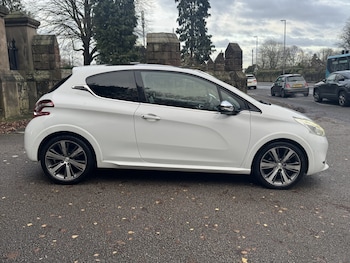 Used Peugeot 208 2014 for sale - 76836964: Photo