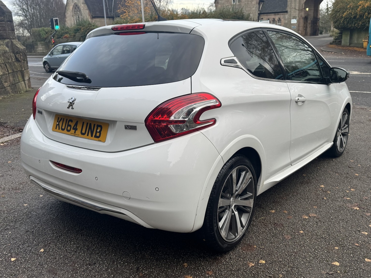Used Peugeot 208 2014 for sale - 76836964: Photo 3