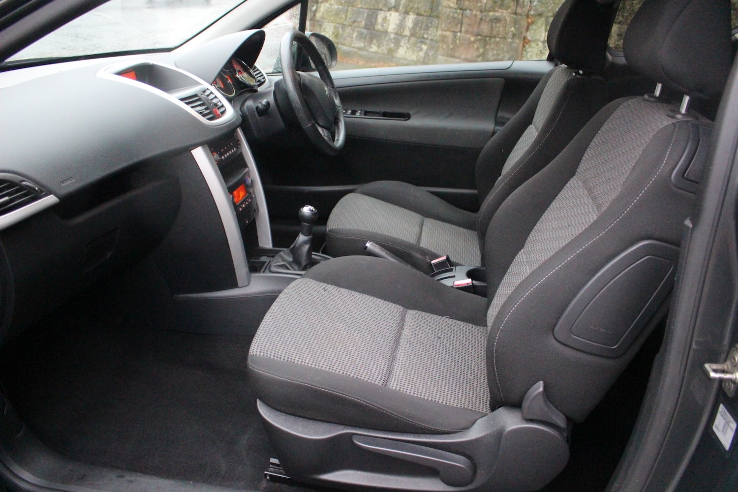 Used Peugeot 207 2011 for sale - 76725760: Photo 10