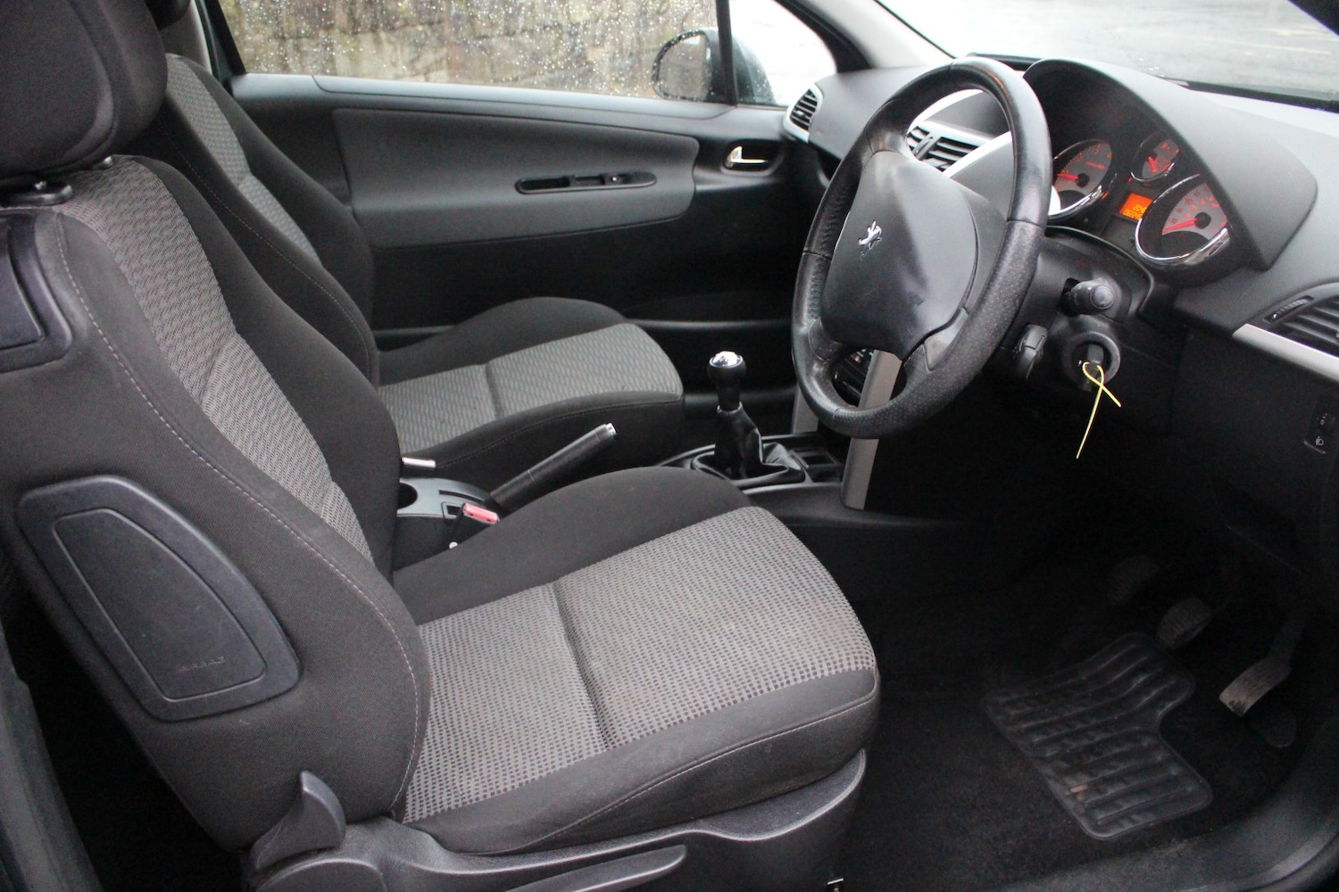 Used Peugeot 207 2011 for sale - 76725760: Photo 18