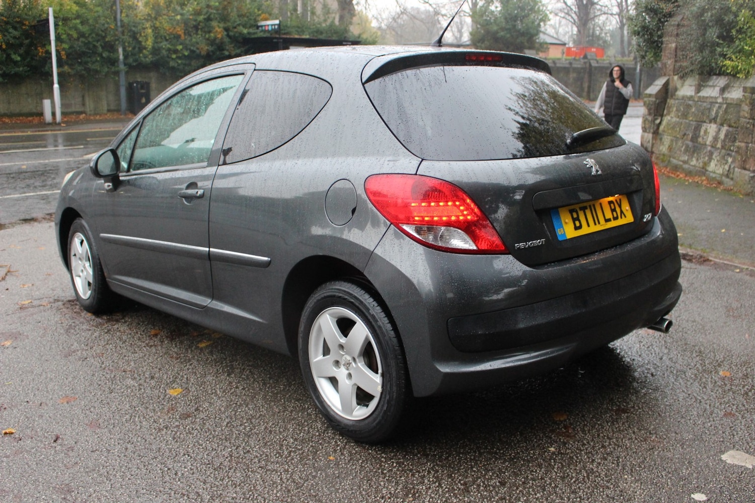 Used Peugeot 207 2011 for sale - 76725760: Photo 5