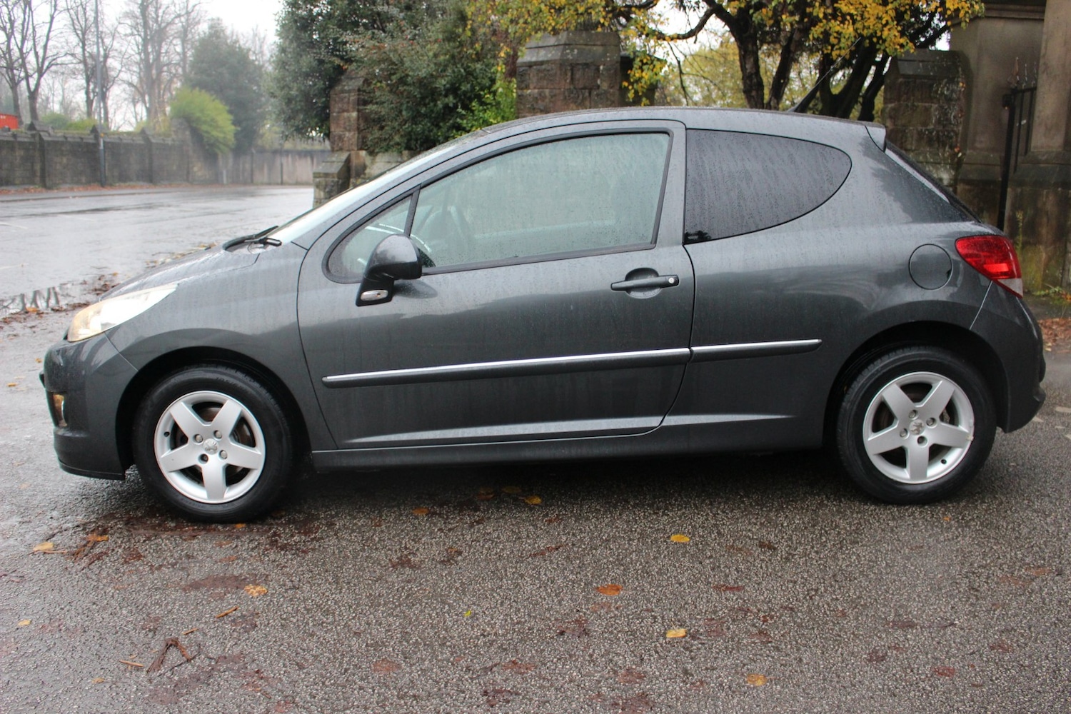 Used Peugeot 207 2011 for sale - 76725760: Photo 6