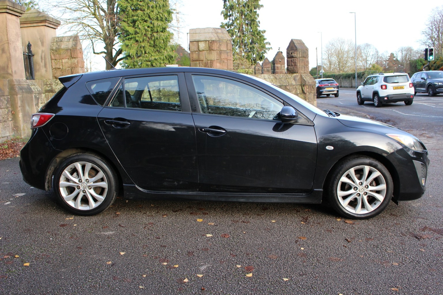 Used Mazda Mazda3 2010 for sale - 76725769: Photo 2