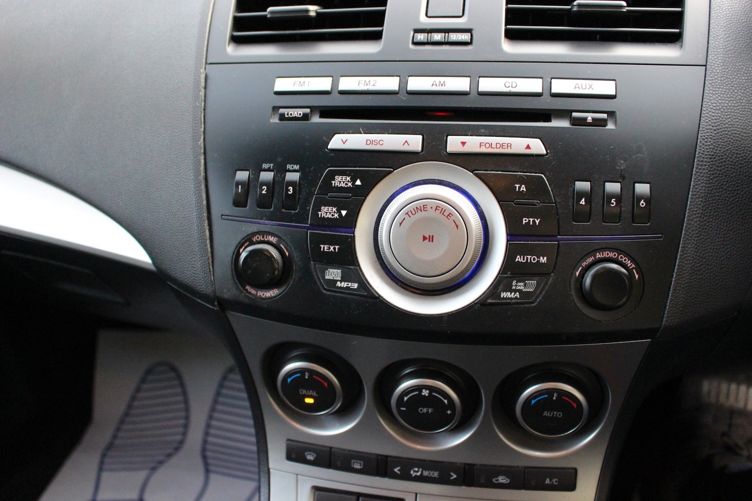 Used Mazda Mazda3 2010 for sale - 76725769: Photo 32