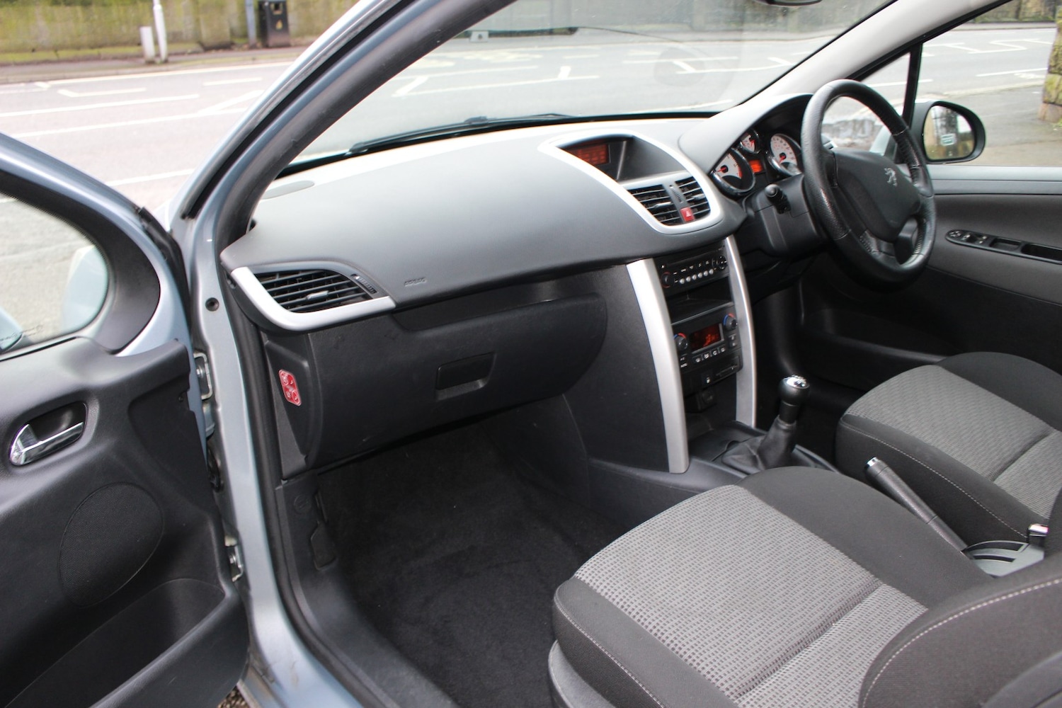 Used Peugeot 207 2010 for sale - 77536026: Photo 11