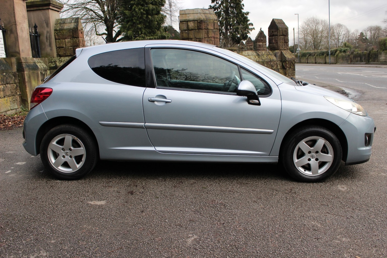 Used Peugeot 207 2010 for sale - 77536026: Photo 2