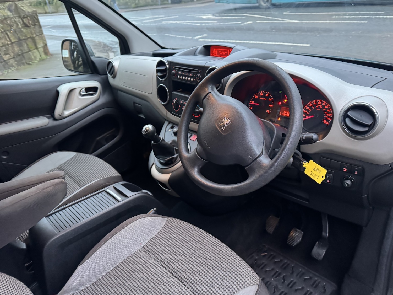 Used Peugeot Partner Tepee 2015 for sale - 77303773: Photo 20