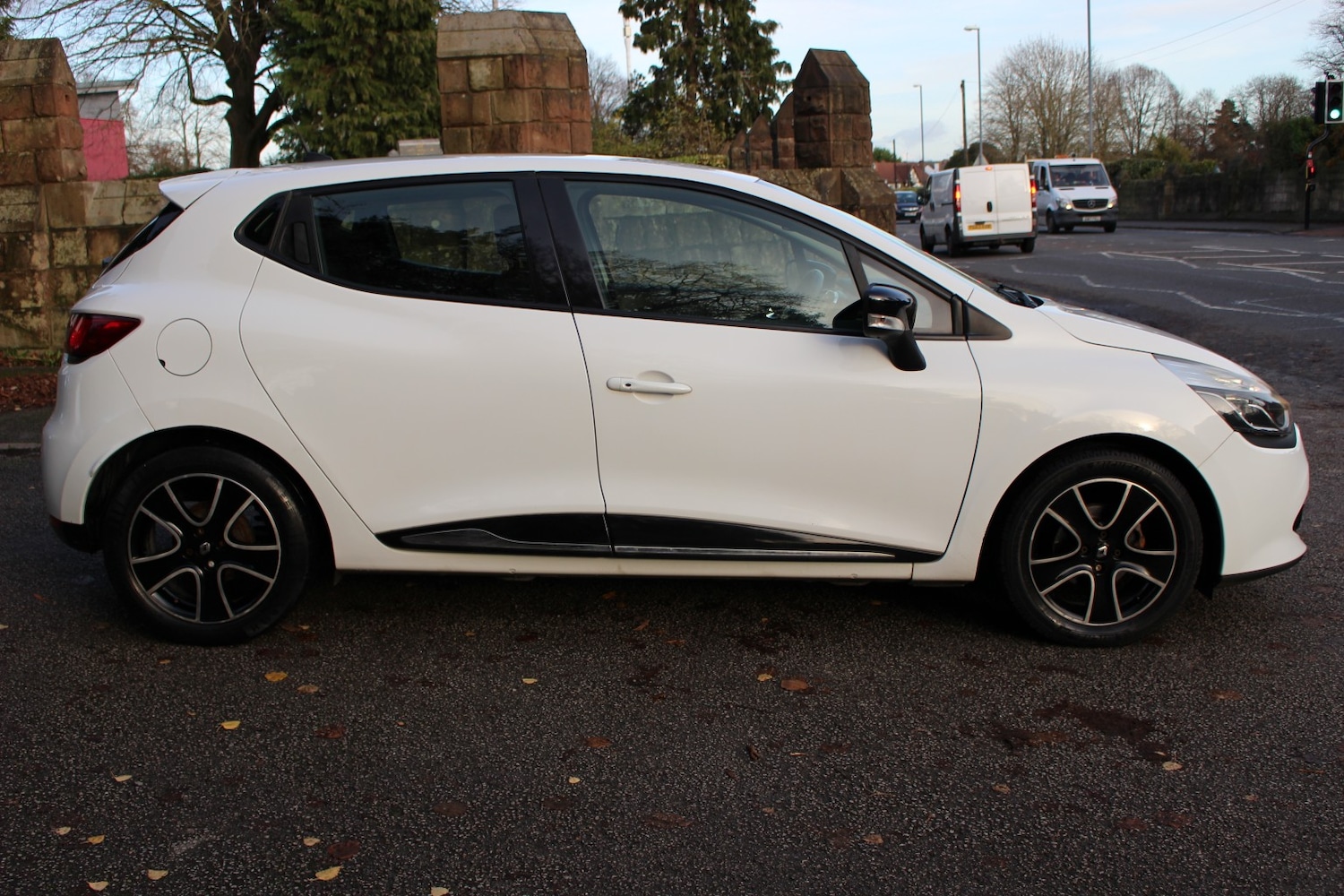 Used Renault Clio 2014 for sale - 76725774: Photo 2