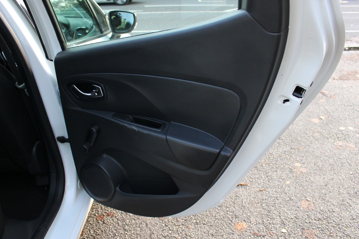 Used Renault Clio 2014 for sale - 76725774: Photo 28