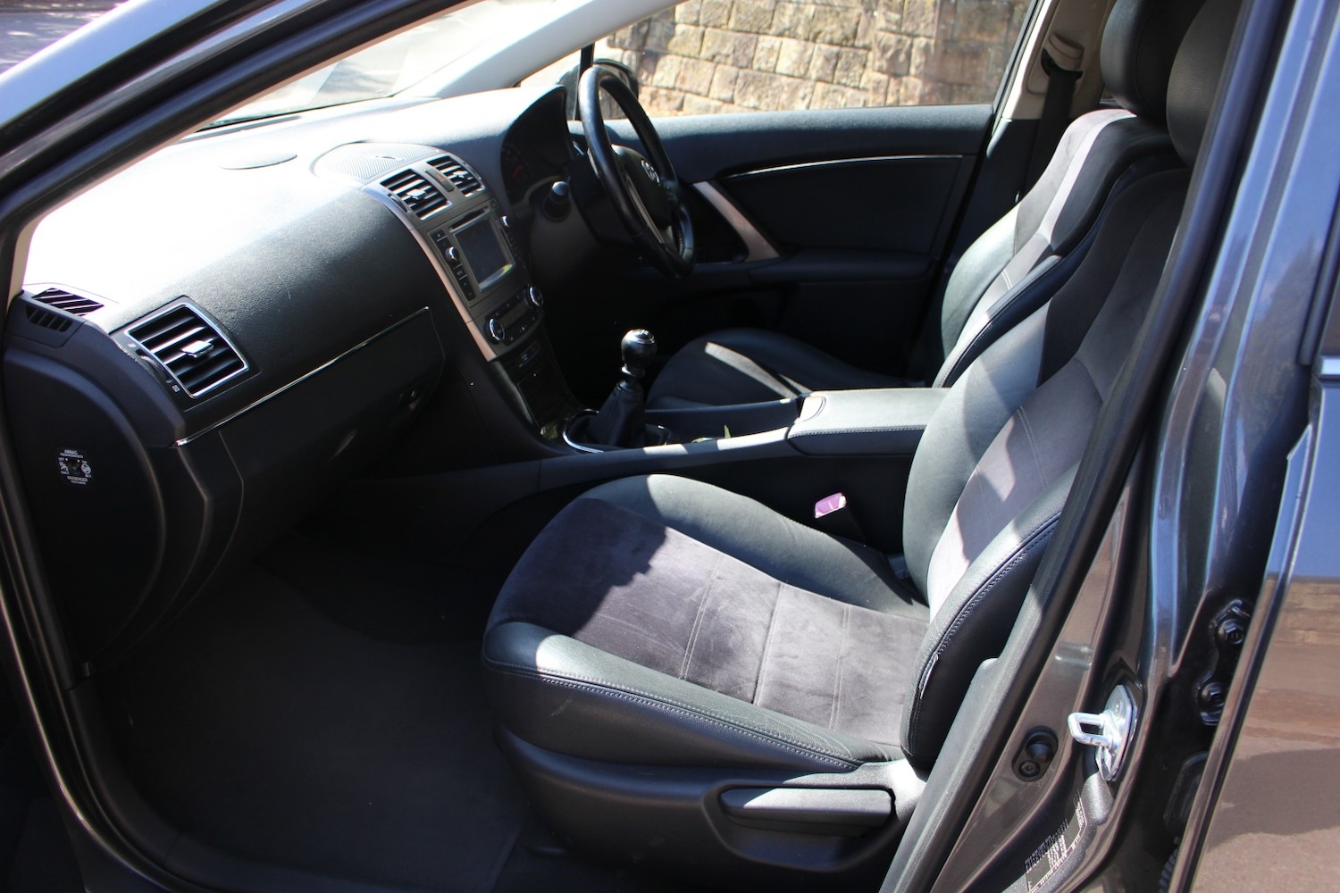 Used Toyota Avensis 2012 for sale - 76725765: Photo 15