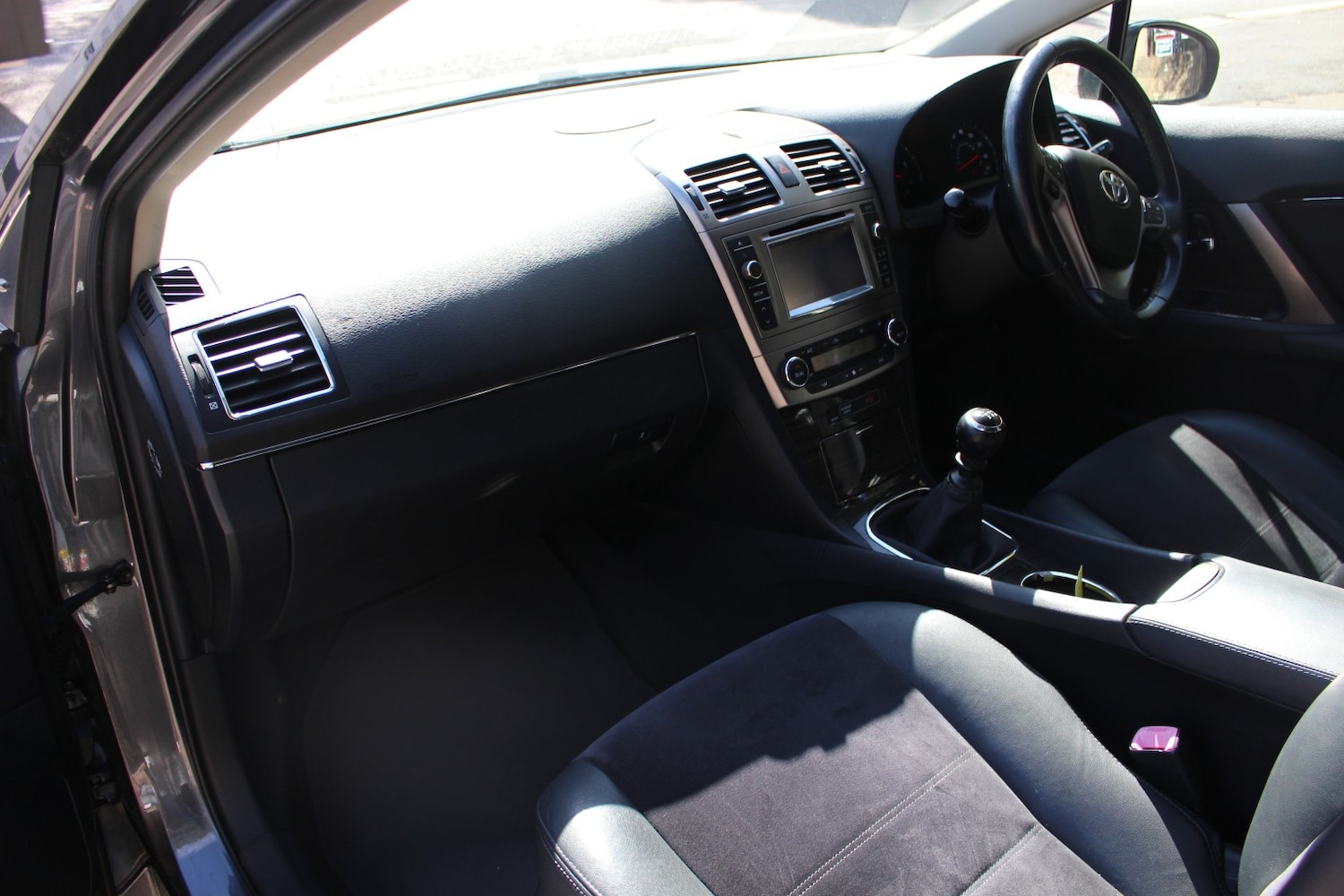 Used Toyota Avensis 2012 for sale - 76725765: Photo 16