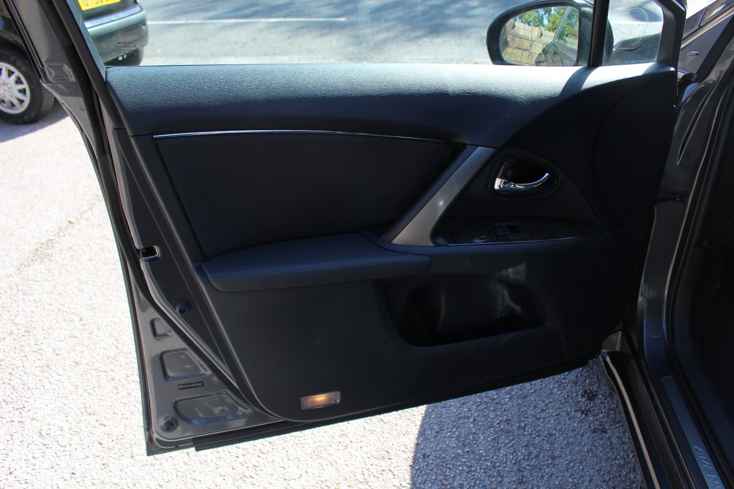 Used Toyota Avensis 2012 for sale - 76725765: Photo 17