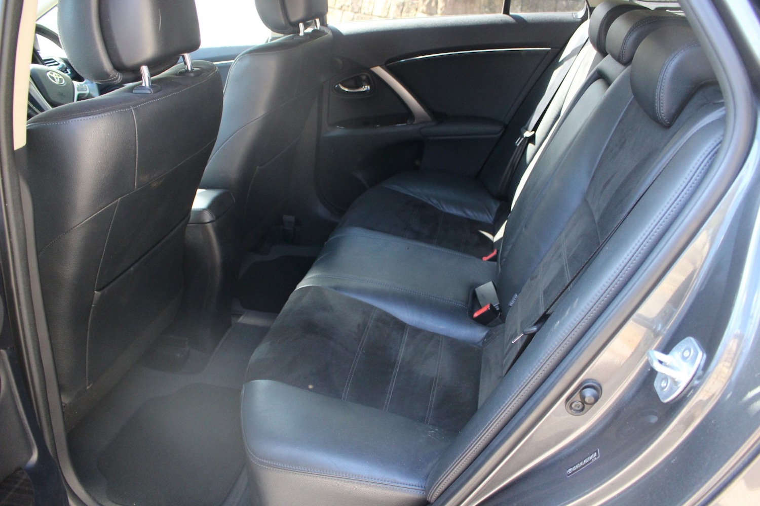 Used Toyota Avensis 2012 for sale - 76725765: Photo 19